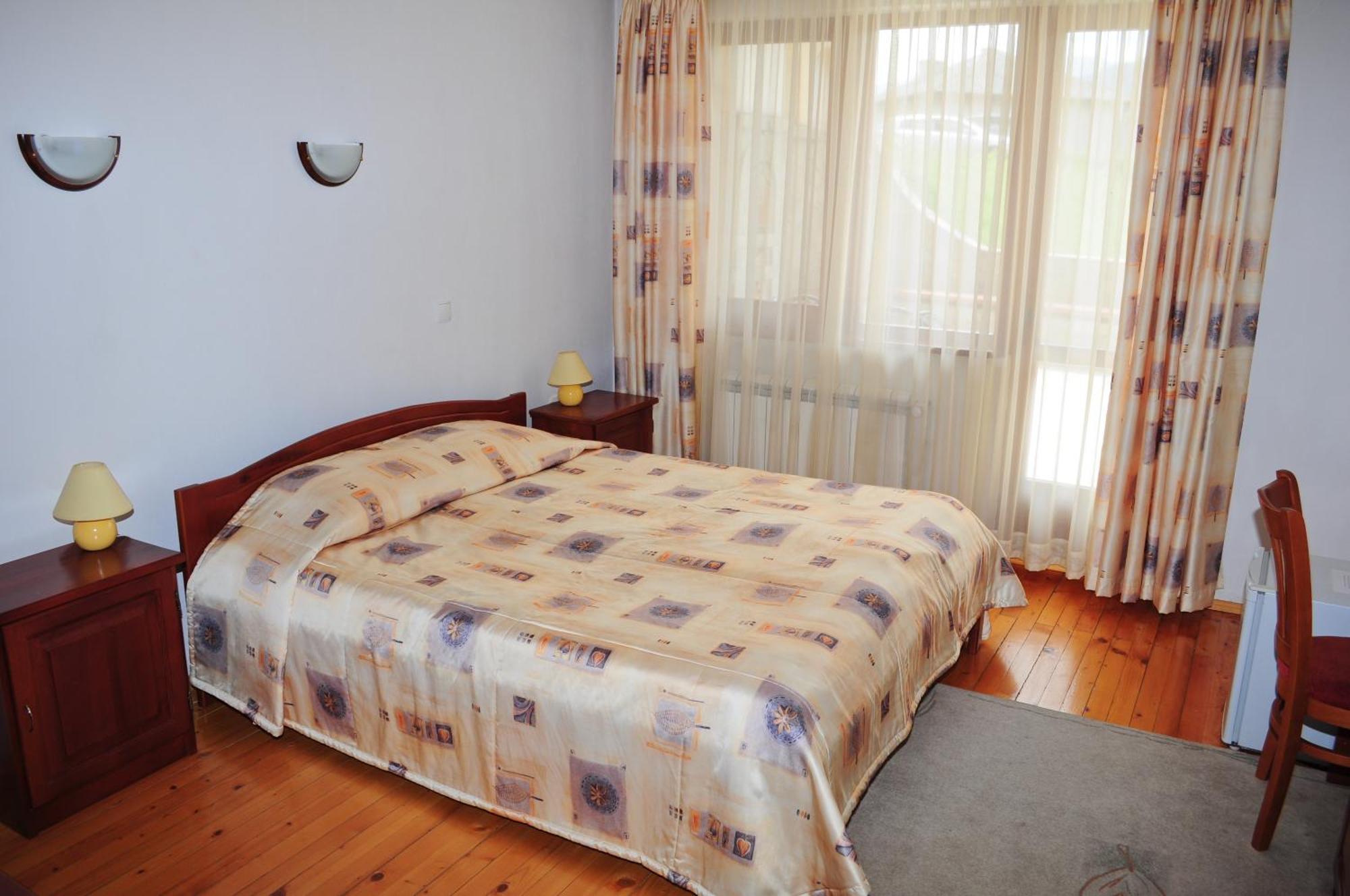 Kris Guest House Девин Номер фото