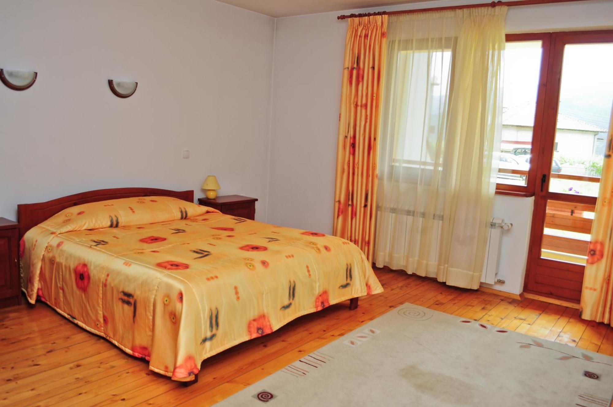 Kris Guest House Девин Номер фото